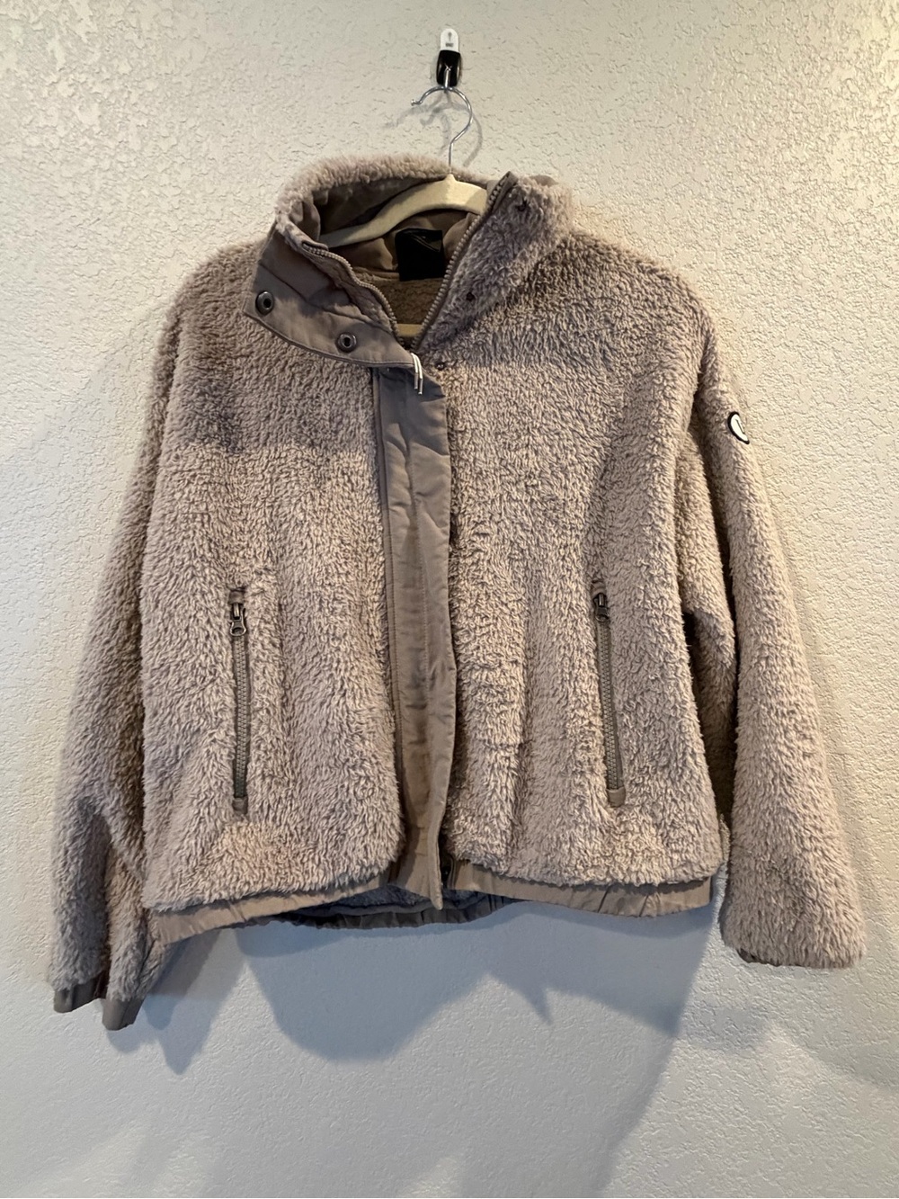 Vuori Taupe Teddy Fleece Jacket with Zip Pockets
